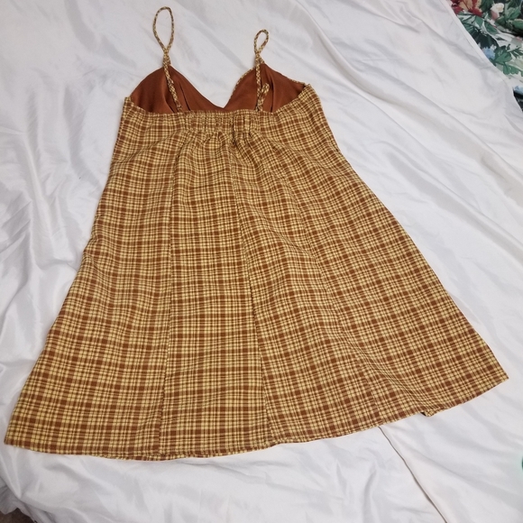 Stitch and pine dress - Picture 3 of 4